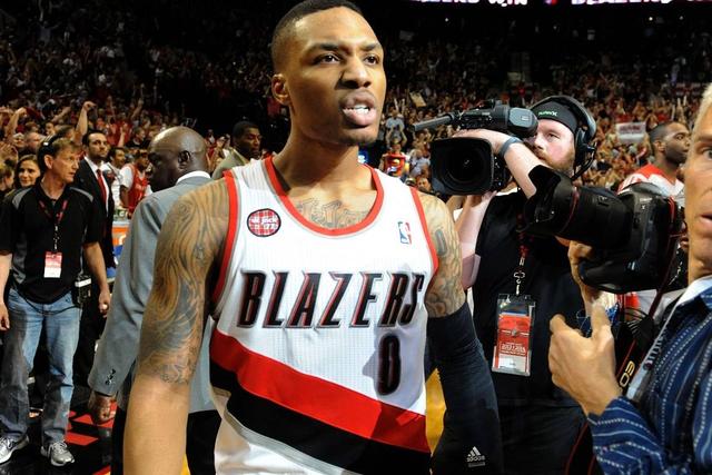 弗格34分辽宁大胜首钢 王哲林24分上海胜宁波